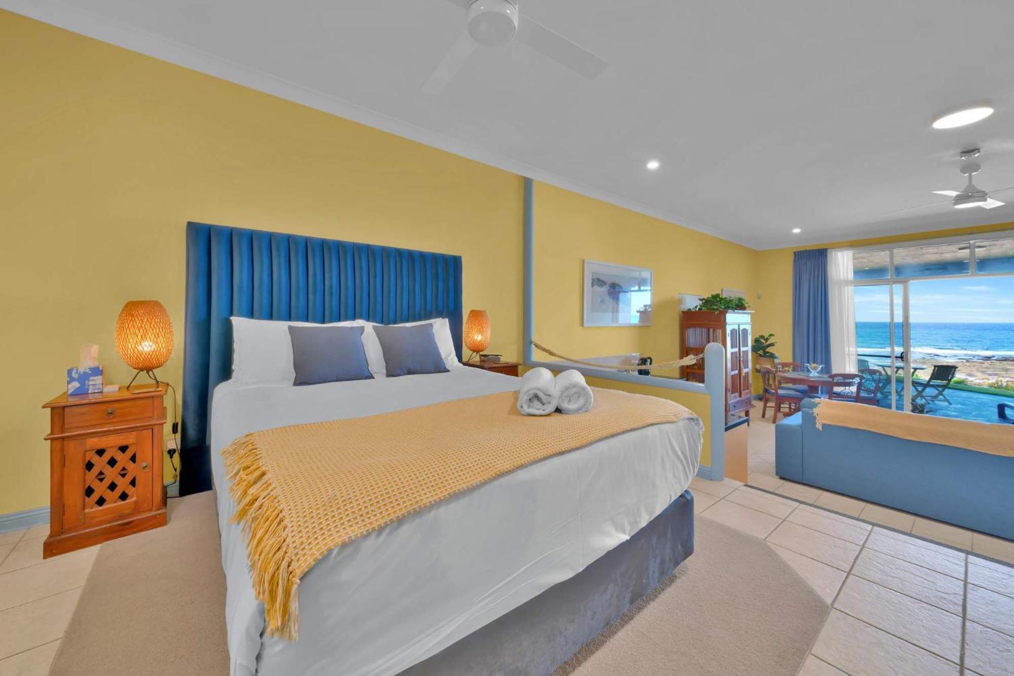 Apartment Beachfront Bliss For Two L Nova Escapes Entrance