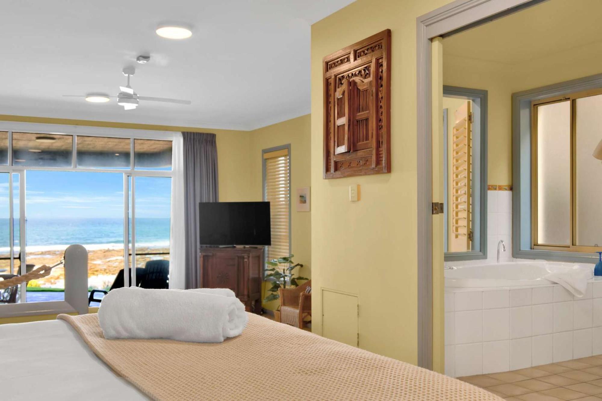 Beachfront Bliss For Two L Nova Escapes Apartment